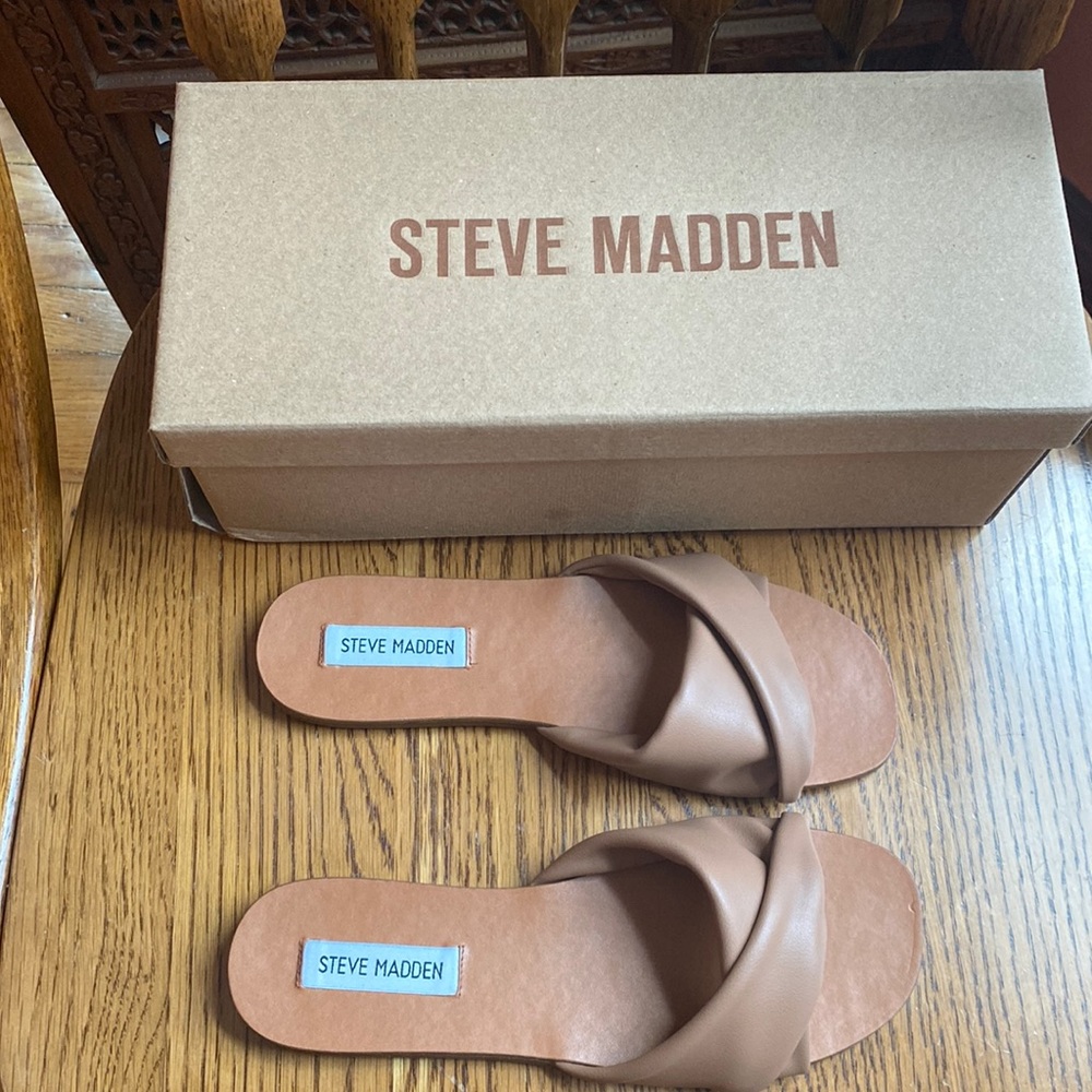 BRAND NEW NEVER WORN KENDIRA Steve Madden Sandals